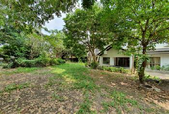 ขายที่ดิน พร้อมสิ่งปลูกสร้าง เนื้อที่ 523 ตร.ว. ใกล้กระทรวงการคลัง  ซ.อารีย์สัมพันธ์ ราคา  370  ล้านบาท   (ราคาต่อรองได้)