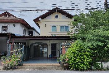 บ้านแฝดพร้อมอยู่ 2 ชั้น 37 ตร.ว. หมู่บ้านโกลเด้นเพลซ ย่านวัชรพล  (ราคาต่อรองได้)